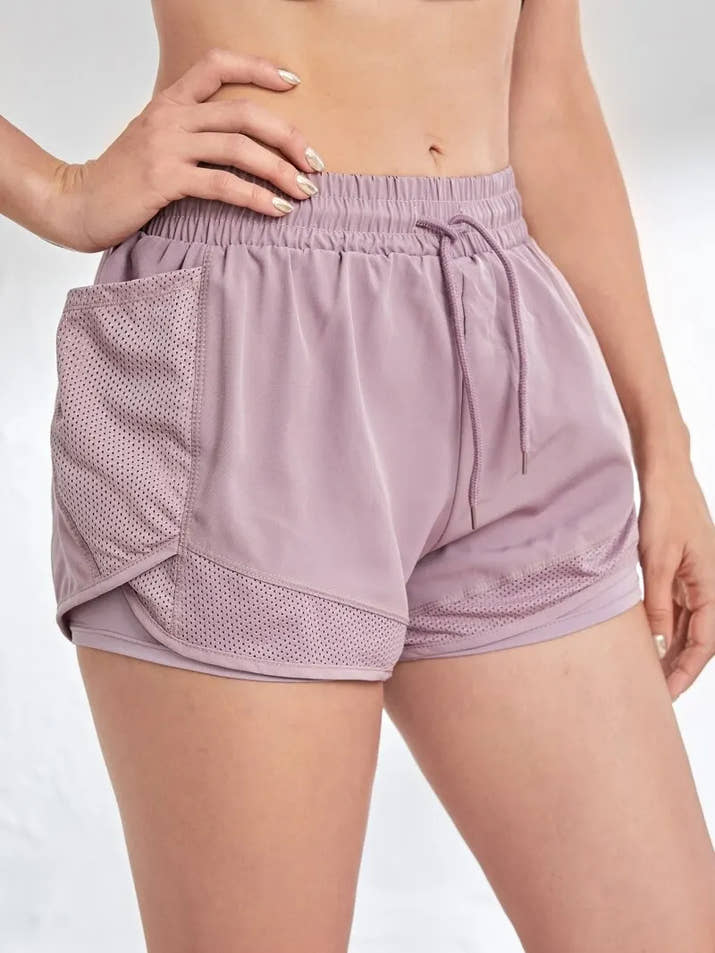 Women's Elastic Sports Shorts With Pockets